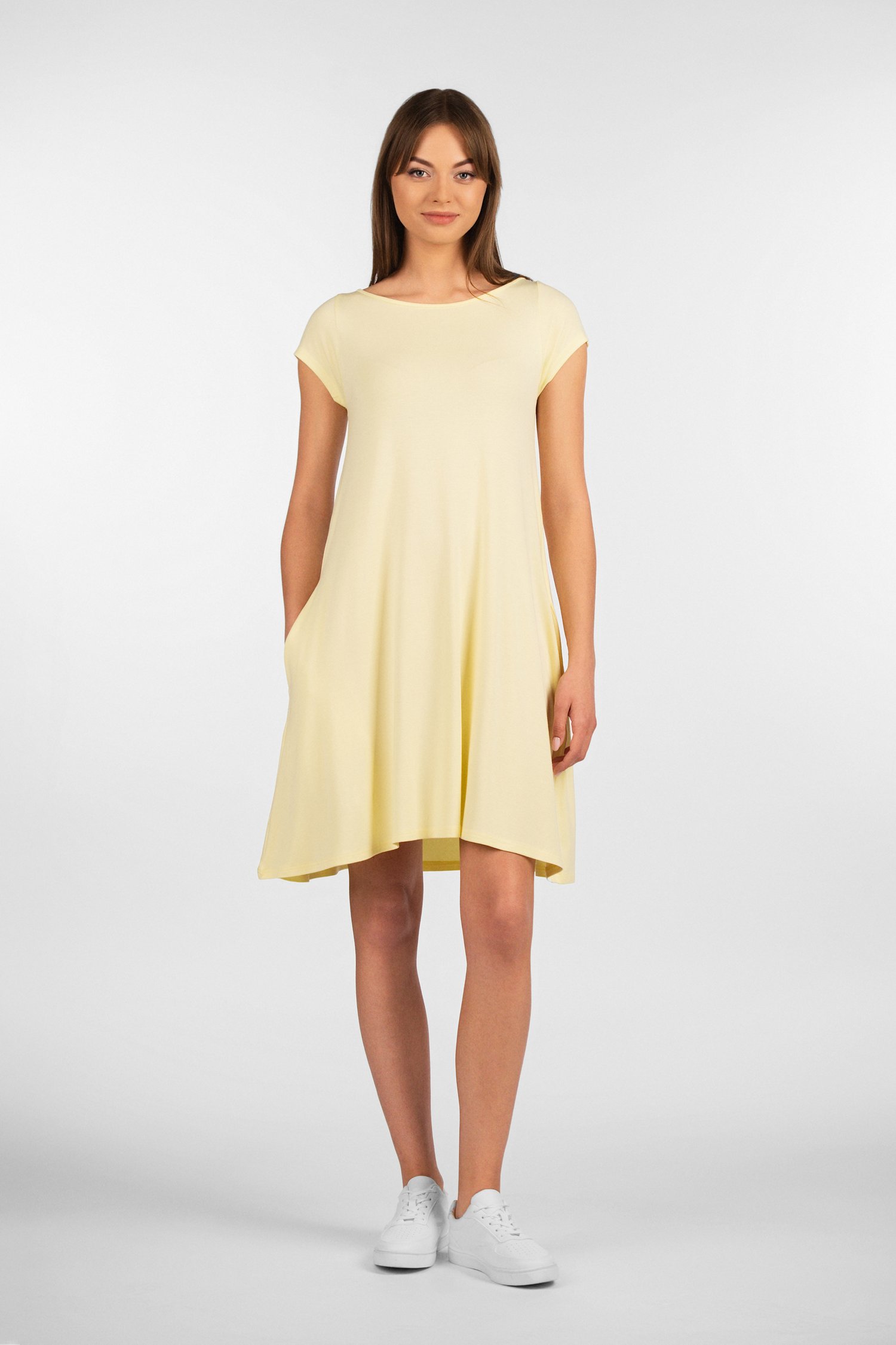 Klasikinio kirpimo suknelė su kišenėmis