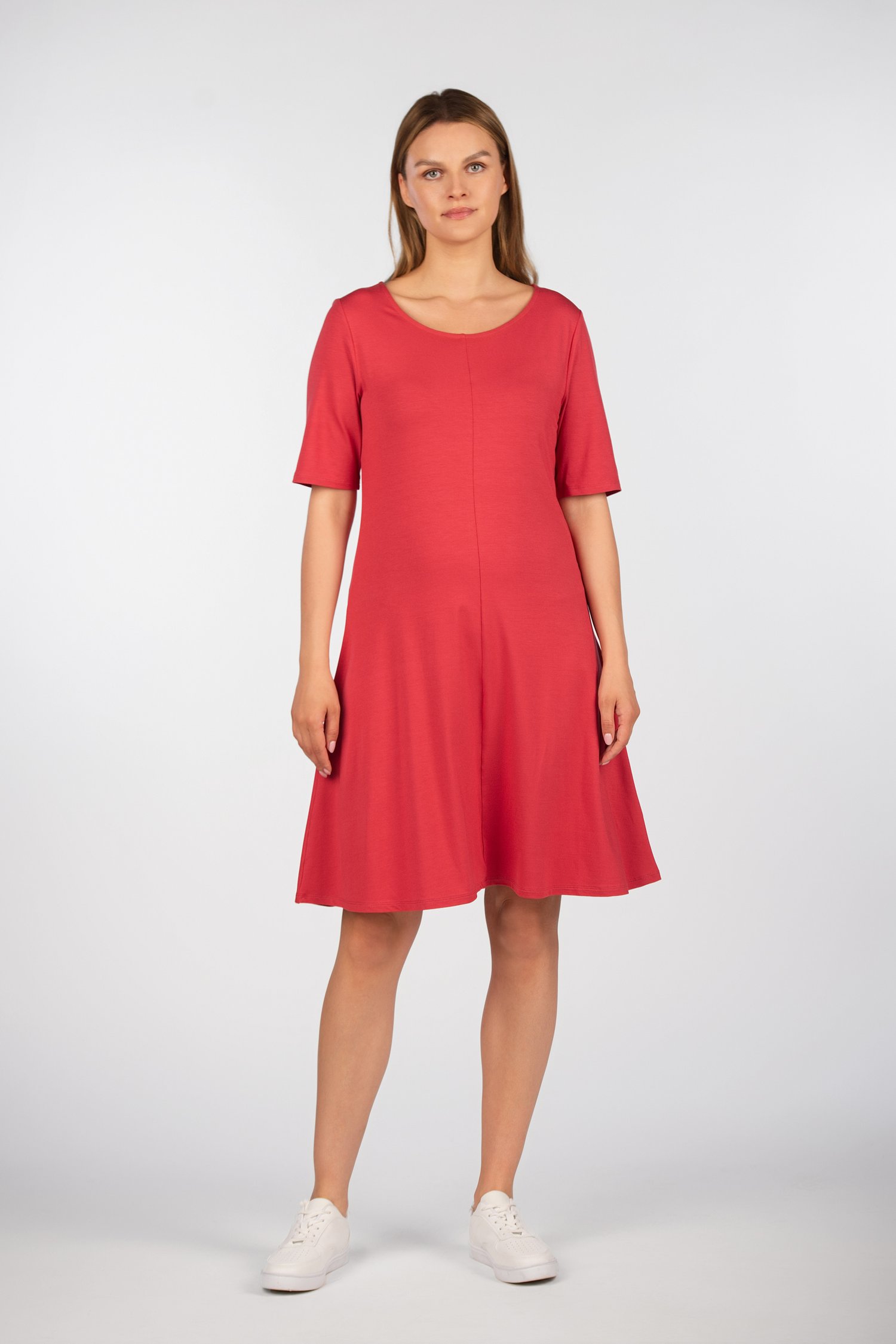 Laisvo kirpimo suknelė