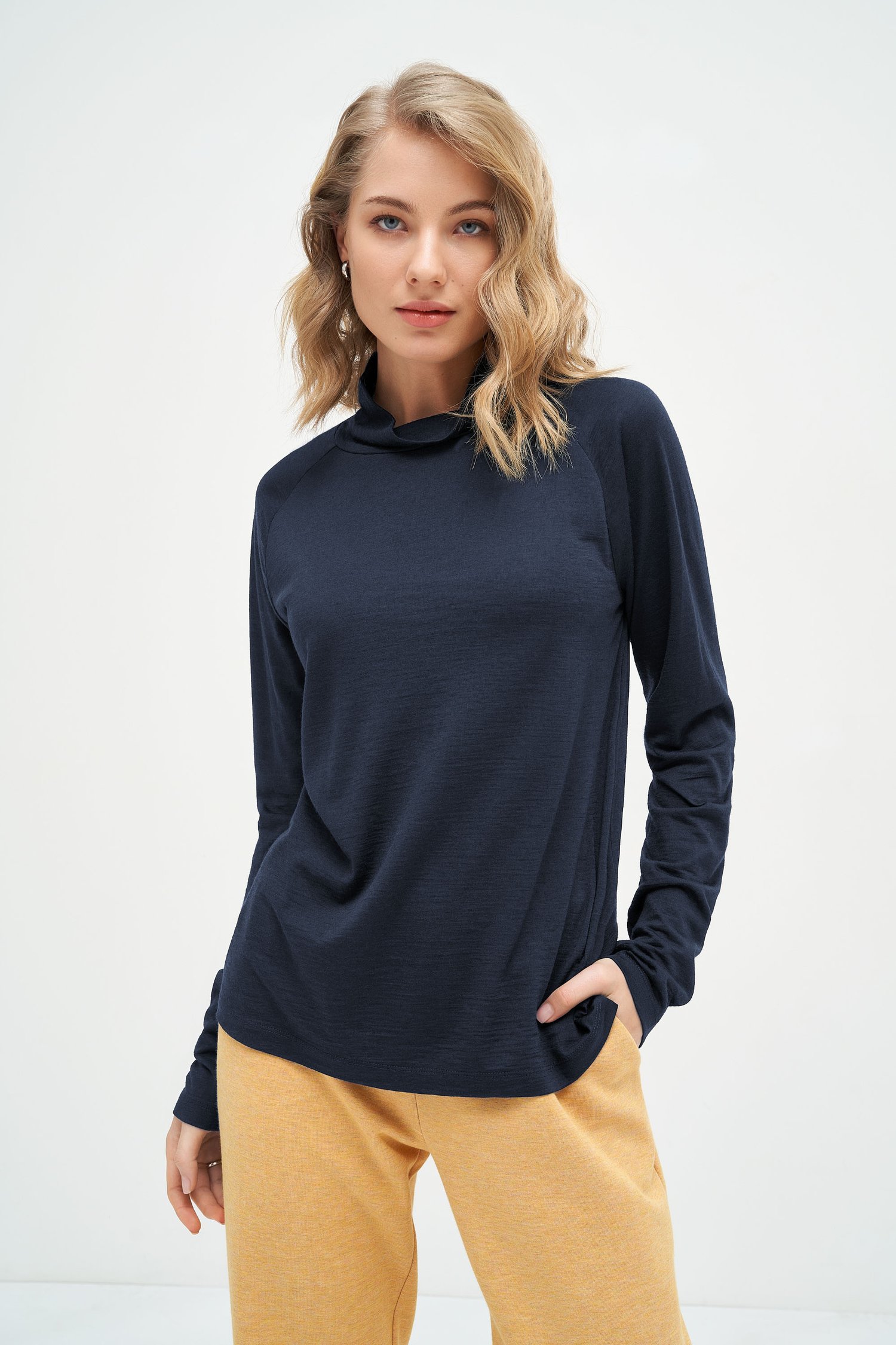 Palaidinė - golfas aukštu kaklu su merino vilna ir šilku