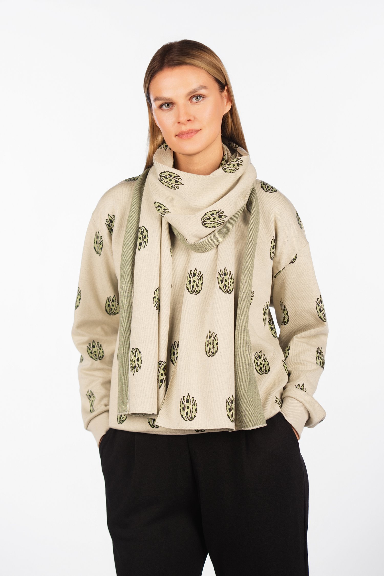 Šukuotinės medvilnės šalikas "Garbanota"