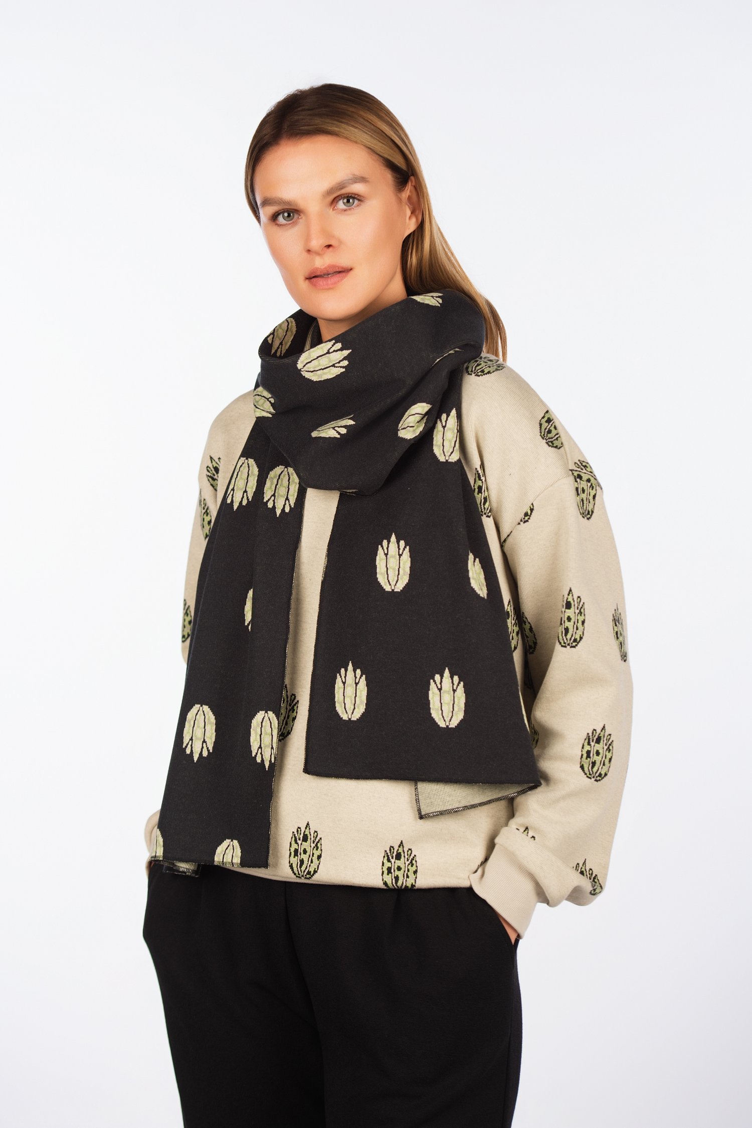 Šukuotinės medvilnės šalikas "Garbanota"