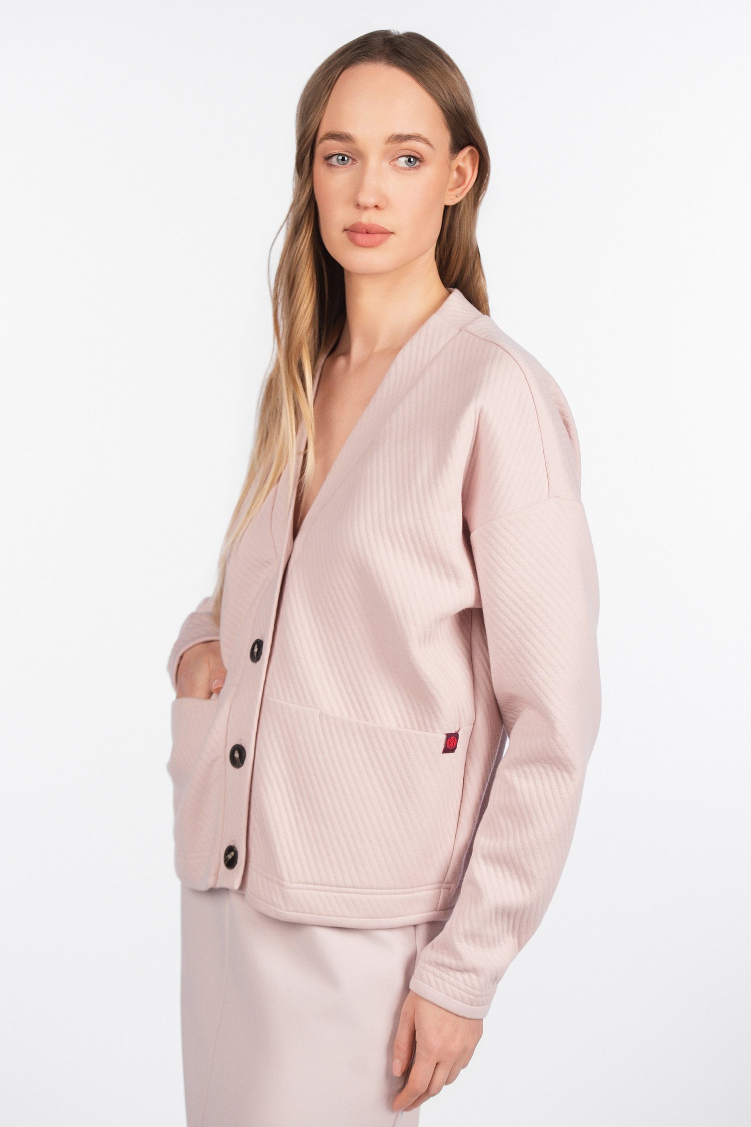 Džemperis su šukuotine medvilne, sagomis ir kišenėmis "K. Kruopienytė"