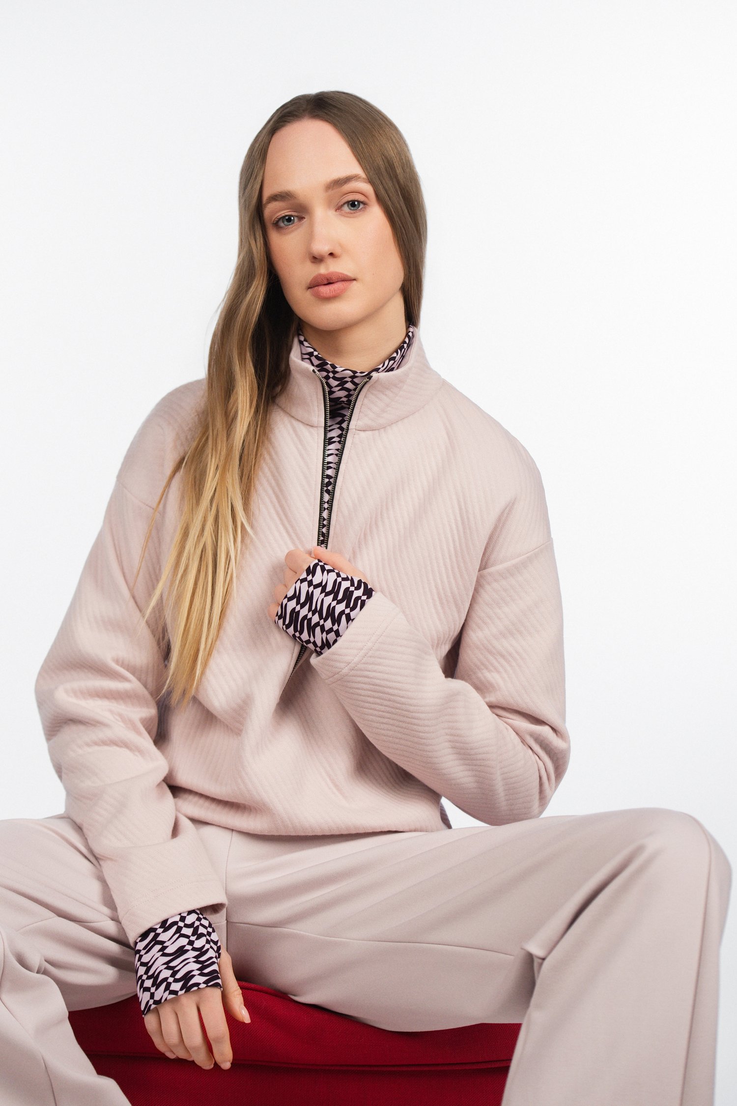 Džemperis su šukuotine medvilne ir  užtrauktuku "K. Kruopienytė"