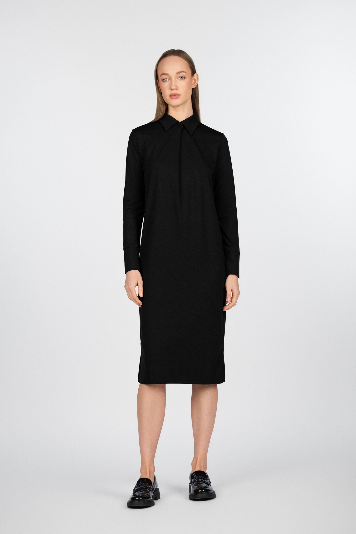 Klasikinio kirpimo suknelė