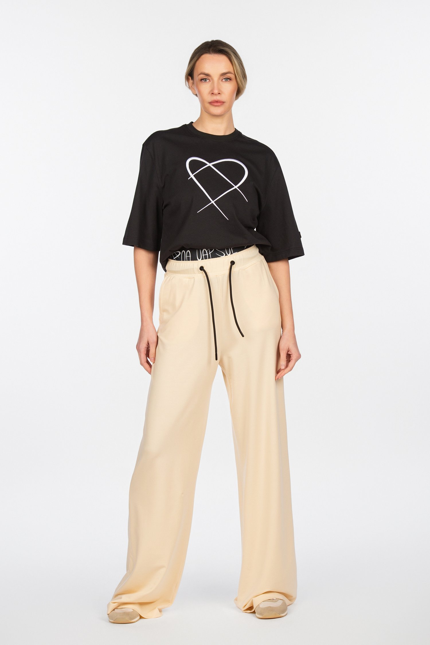 Šukuotinės medvilnės marškinėliai "Diana Vapsvė"