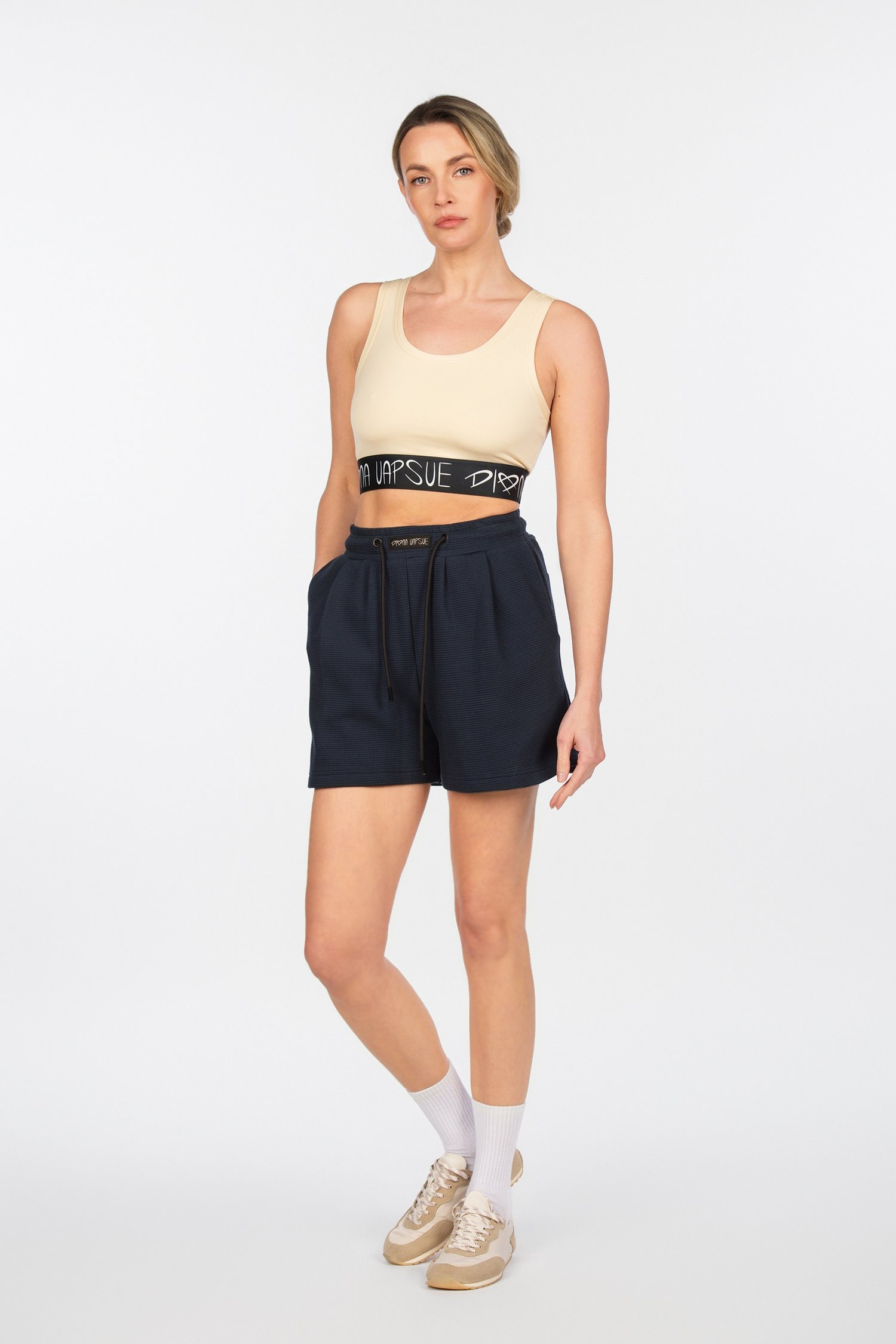 Šukuotinės medvilnės šortai su kišenėmis "Diana Vapsvė"