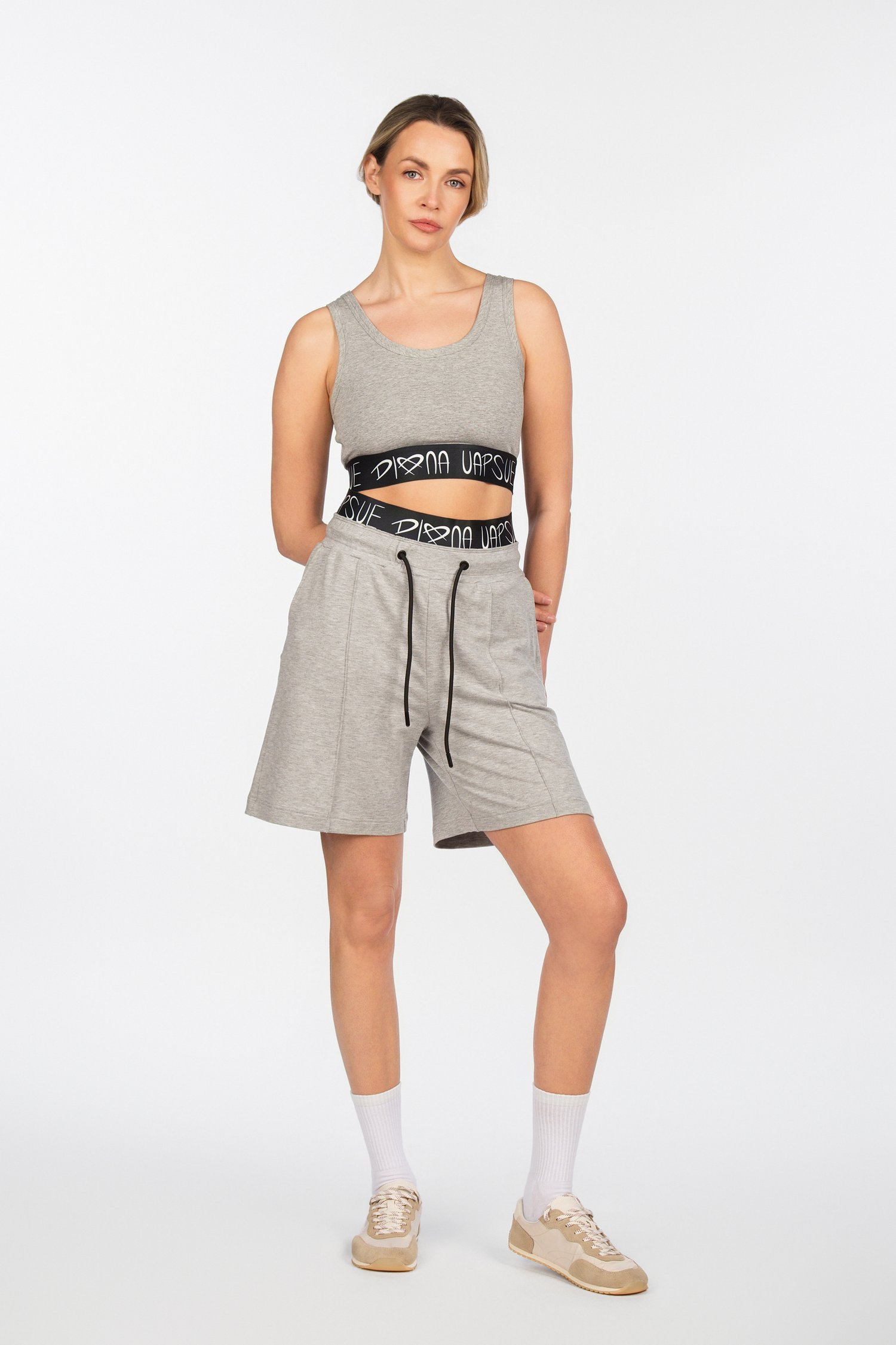 Tencel pluošto šortai su kišenėmis "Diana Vapsvė"