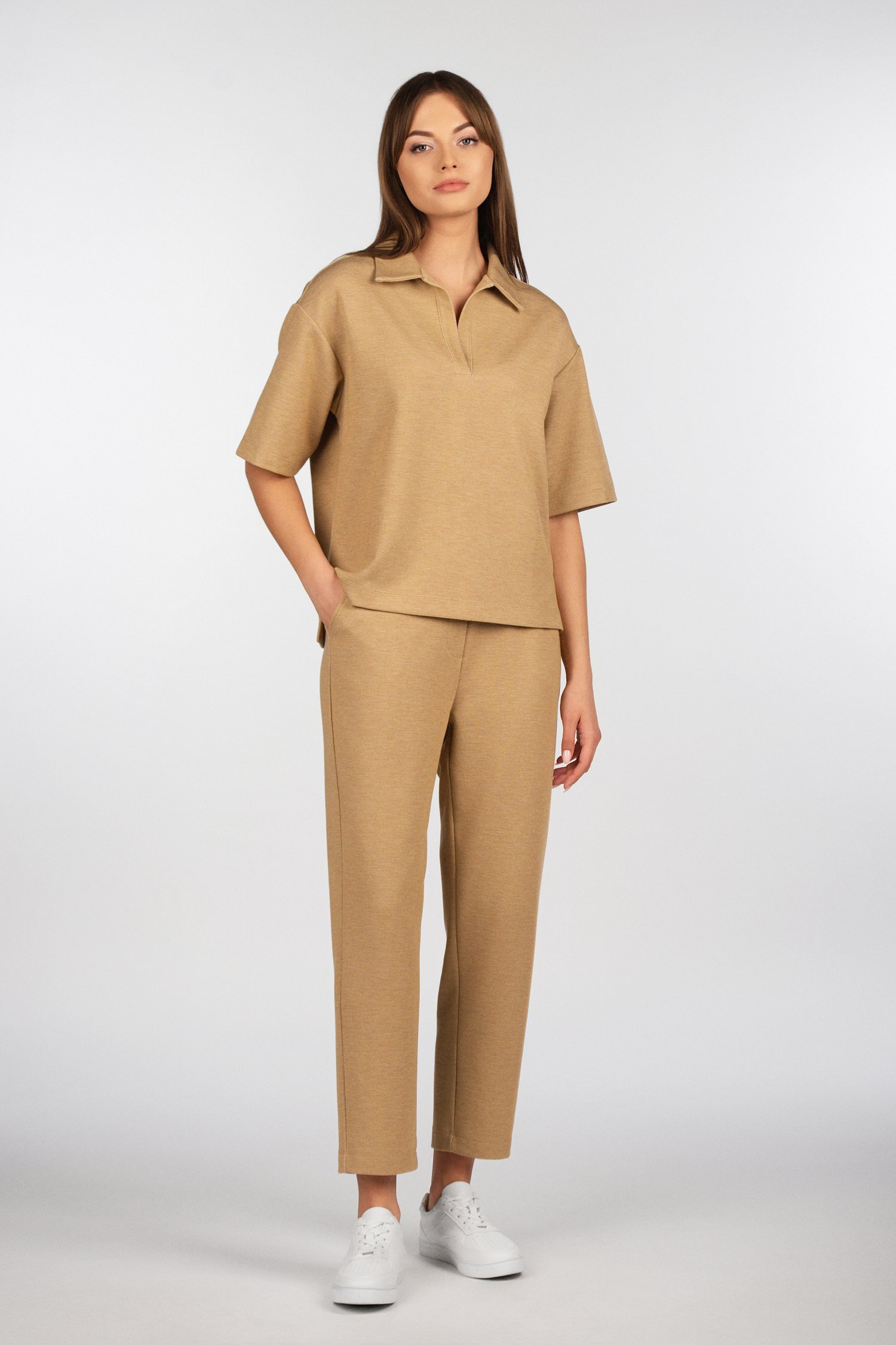 Palaidinė su polo apykakle