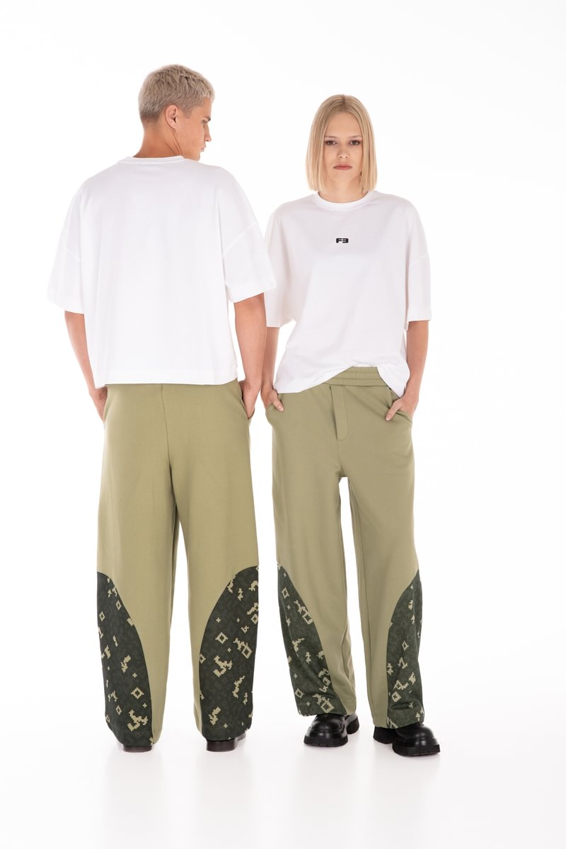 UNISEX šukuotinės medvilnės marškinėliai "Raimedas Latvys"
